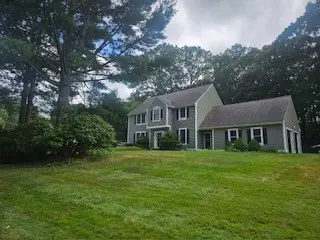 35 Sheep Farm Dr, East Greenwich, RI 02818