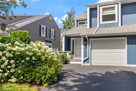 33 Arbor Dr #27, Providence, RI 02908