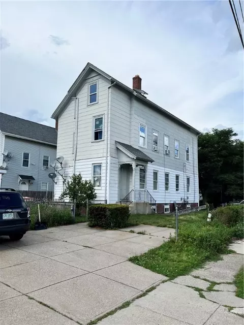 35 Appleton Ave, Pawtucket, RI 02860 photo 2