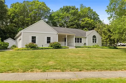 240 Mulberry Dr, South Kingstown, RI 02879