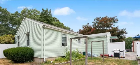 2 Glen Dr, Warwick, RI 02889 photo 8