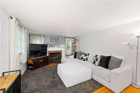2 Glen Dr, Warwick, RI 02889 photo 12