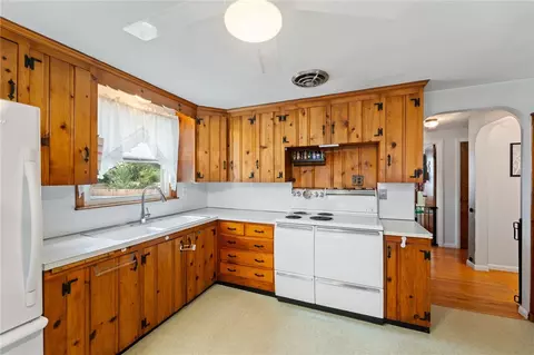 2 Glen Dr, Warwick, RI 02889 photo 19