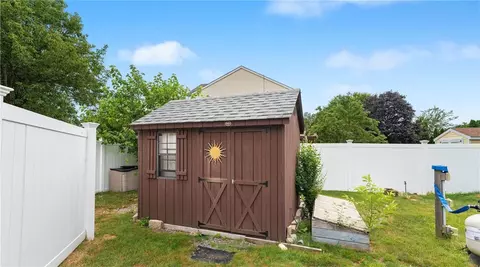 2 Glen Dr, Warwick, RI 02889 photo 10