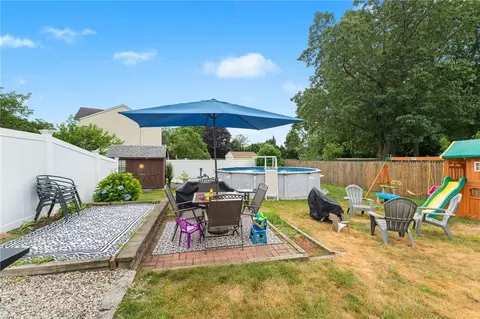 2 Glen Dr, Warwick, RI 02889 photo 4