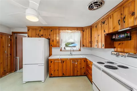 2 Glen Dr, Warwick, RI 02889 photo 21