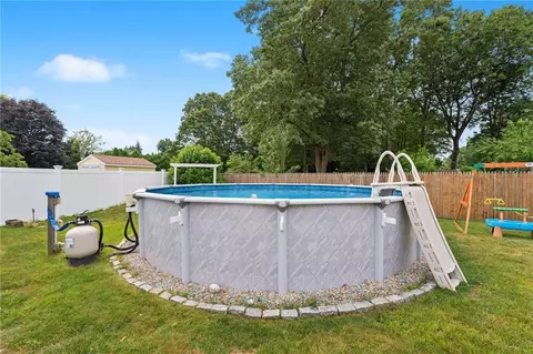 2 Glen Dr, Warwick, RI 02889 photo 6