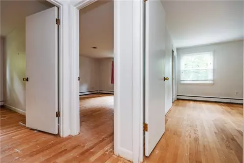 Entry Way - 407 Red Chimney Dr, Warwick, RI 02886 photo 3 of 5