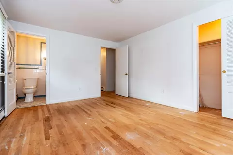 Bedroom - 407 Red Chimney Dr, Warwick, RI 02886 photo 2 of 5