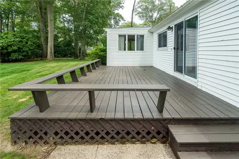 Exterior - 407 Red Chimney Dr, Warwick, RI 02886 photo 8 of 8