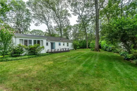 Exterior - 407 Red Chimney Dr, Warwick, RI 02886 photo 5 of 8