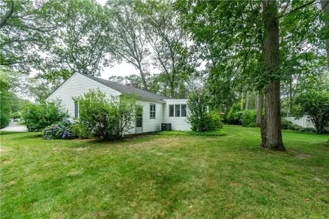 Exterior - 407 Red Chimney Dr, Warwick, RI 02886 photo 3 of 8