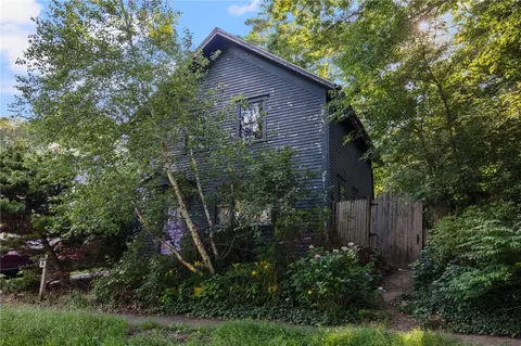 52 Spring St, South Kingstown, RI 02879