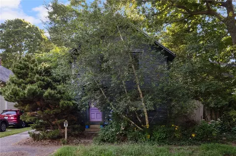 52 Spring St, South Kingstown, RI 02879 photo 2