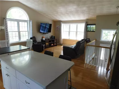 476 Ledge Rd, Coventry, RI 02816 photo 9