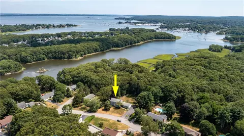 155 Oakdale Rd, North Kingstown, RI 02852