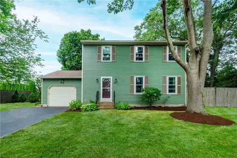 65 Jeri Lynn Cir, Warwick, RI 02886
