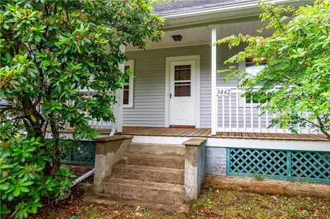 3442 Flat River Rd, Coventry, RI 02816