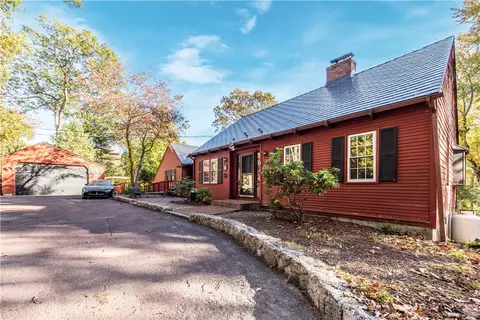 584 Division St, East Greenwich, RI 02818