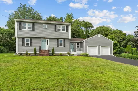 21 Hope Hill Ter, Cranston, RI 02921