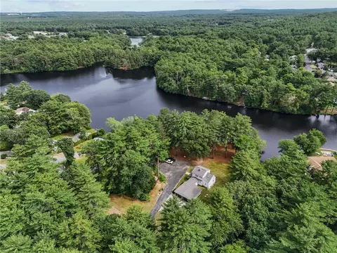 95 Lakehurst Dr, Coventry, RI 02816