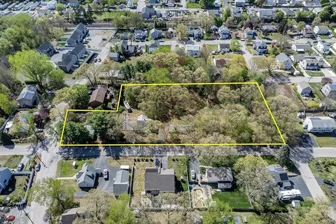 79 Scoot St, Attleboro, MA 02703