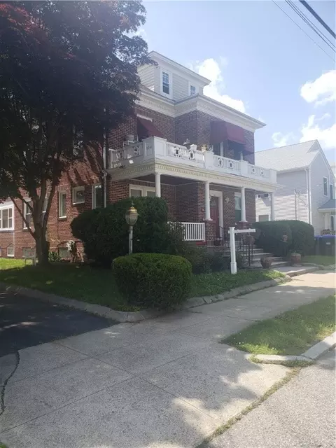 106 Langdon St, Providence, RI 02904