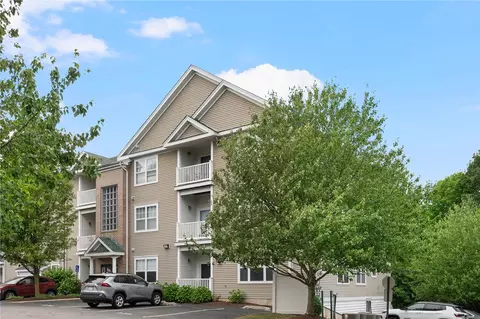 112 Mill St #203, Woonsocket, RI 02895