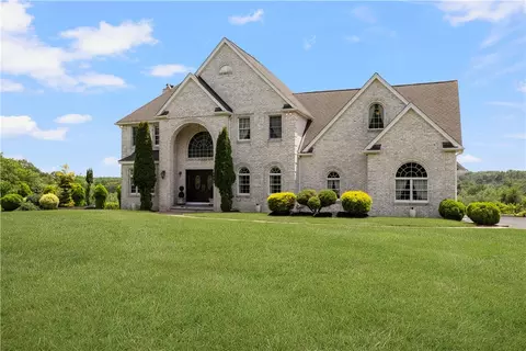 385 Scott Rd, Cumberland, RI 02864