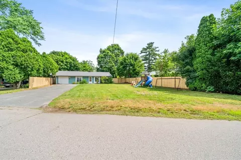 28 Paige Dr, Coventry, RI 02816 photo 4