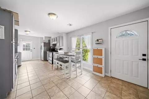 28 Paige Dr, Coventry, RI 02816 photo 8