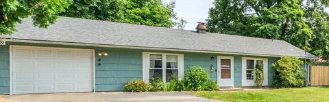 28 Paige Dr, Coventry, RI 02816 photo 3