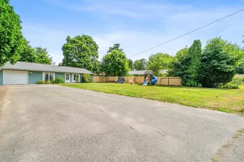 28 Paige Dr, Coventry, RI 02816 photo 6