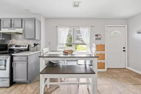 28 Paige Dr, Coventry, RI 02816 photo 9