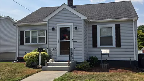 92 Silver Spring Ave, Riverside, RI 02915