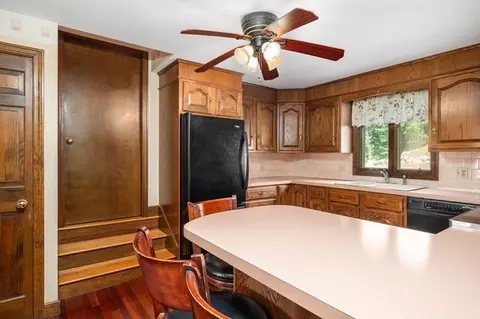 215 Manila Ave, Woonsocket, RI 02895 photo 8