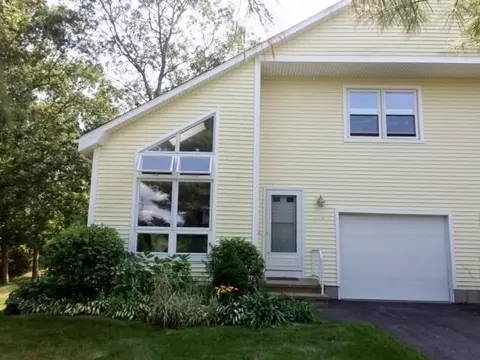 95 Quannacut Rd #B, Westerly, RI 02891