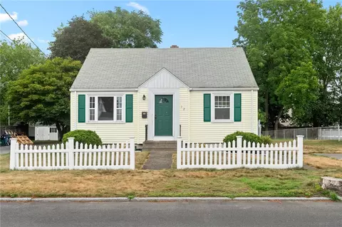 32 Rosemere Dr, East Providence, RI 02914