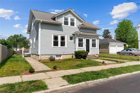 8 Parkman St, Providence, RI 02907
