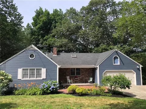 2 Marywood Ln, Cumberland, RI 02864