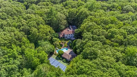 5 Severn Ct, East Greenwich, RI 02818