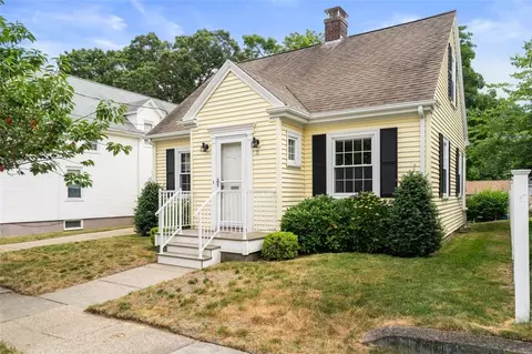 73 Allen Ave, Riverside, RI 02915