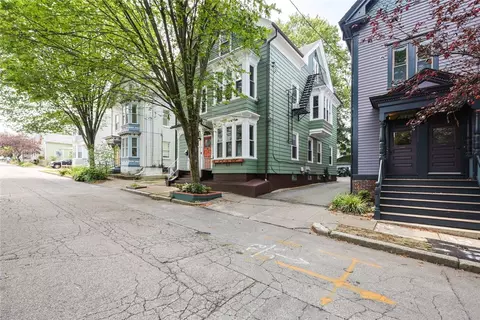 193 Howell St #3, Providence, RI 02906