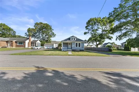 3 Riverview Ave, Westerly, RI 02891