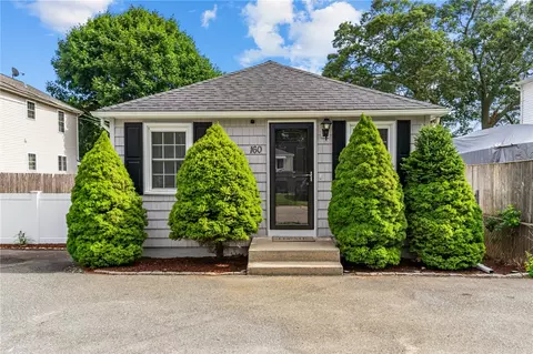160 Coburn St, Warwick, RI 02889