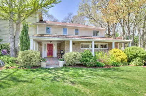 23 Pine Top Rd, Barrington, RI 02806