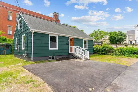 12 Church Ln, Lincoln, RI 02838