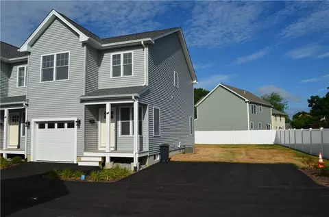 68 Greene St #5, Warwick, RI 02886
