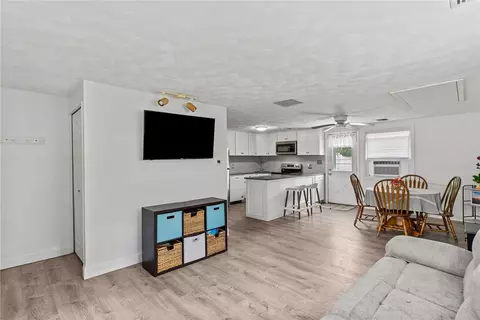 Living - 190 White Ave, Warwick, RI 02889 photo 1 of 2