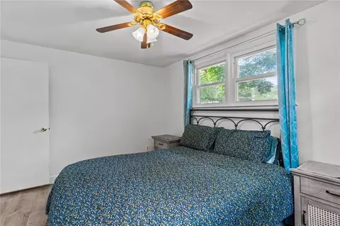 Bedroom - 190 White Ave, Warwick, RI 02889 photo 2 of 3
